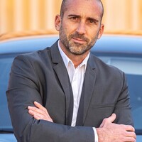 Homme toutes mains, Chauffeur