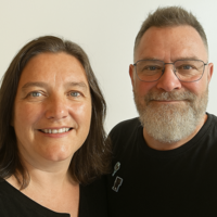 Domestic couple, Caretaker couple