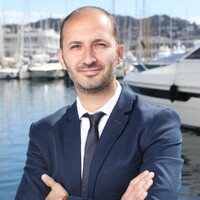 Driver, Homme toutes mains