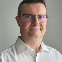 Guardian, Homme toutes mains